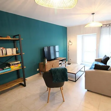 Holiday home Maison Renovee Au Coeur Du Cantal Avec Randonnees, Baignade Et Peche A Proximite - Fr-1-742-532