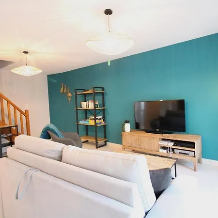Maison Renovee Au Coeur Du Cantal Avec Randonnees, Baignade Et Peche A Proximite - Fr-1-742-532 Holiday home Leynhac