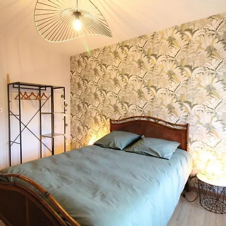 Holiday home Maison Renovee Au Coeur Du Cantal Avec Randonnees, Baignade Et Peche A Proximite - Fr-1-742-532 *