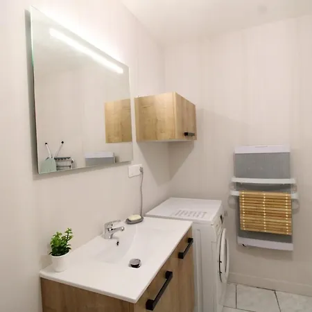 Maison Renovee Au Coeur Du Cantal Avec Randonnees, Baignade Et Peche A Proximite - Fr-1-742-532