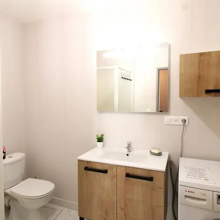 Holiday home Maison Renovee Au Coeur Du Cantal Avec Randonnees, Baignade Et Peche A Proximite - Fr-1-742-532 *